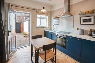 Host & Stay - The Railman's House - York - 8
