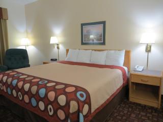 Super 8 by Wyndham Three Rivers - Three Rivers - 5
