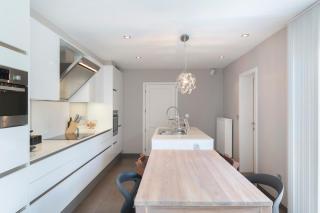 Ruime woning met grote omheinde tuin - 1