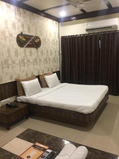 Hotel Jawahar - Ulhasnagar - 6