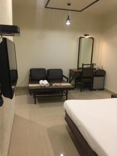 Hotel Jawahar - Ulhasnagar - 5
