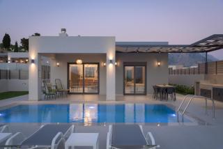 Exquisite Villas with Enchanting Surroundings, By ThinkVilla - Lambiní - 7