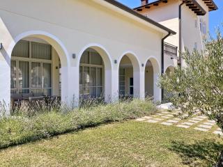 TOSCANINA Garni Hotel - Dobrovo - 8