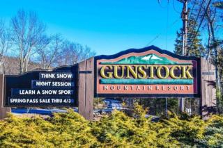 Gunstock & Lakes Region Year Round Chalet - Gilford - 3
