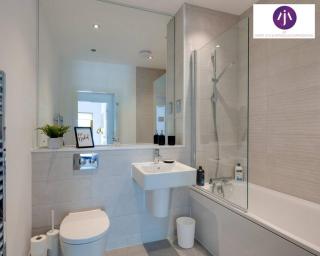 Stevenage Luxury 1Bed Apartment - Sleeps 4-WIFI-Free Parking- By JM Short Lets & Serviced Accommodation - 6