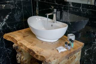 Oniro Luxury Suites in PargaTown - 5