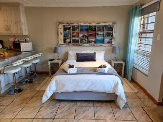 Dolphins Self-Catering Accommodation - George - 0