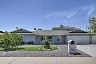 Ultimate Phoenix Group Getaway Patio and Pool! - Phoenix - 0