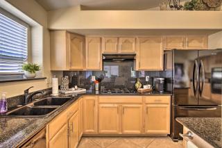 Chic Maricopa Getaway with Outdoor Oasis and Pool - Maricopa - 4