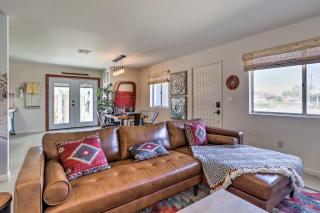 Indie-Eclectic Desert Home with Hot Tub and Patio - 7