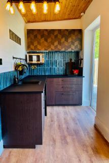 The Stables Hideaway - Llanelli - 3