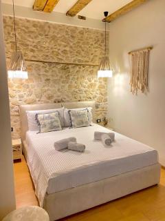 Bohemian Boutique Suites - Valona - 6