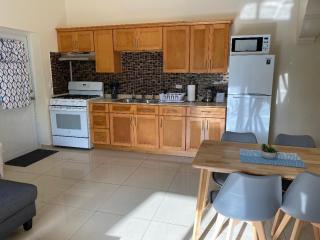 Lovely 2 Bedroom Apartment in Quiet Neighborhood! - Philipsburg - 5