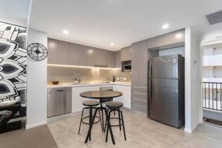 Inner city 1 bedroom Apartment with Rooftop pool and Parking - Serain Residences - Brisbane - 3