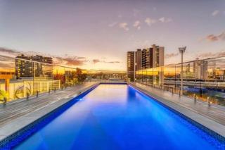 Inner city 1 bedroom Apartment with Rooftop pool and Parking - Serain Residences - Brisbane - 1