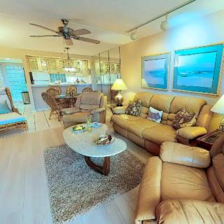 Sarasota Pool Apartment - 7