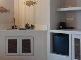 Elements Cave Suites - Megalochori - 4