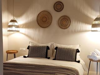 Elements Cave Suites - Megalochori - 3