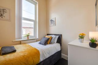 Ursula Sparkle Stays - 3