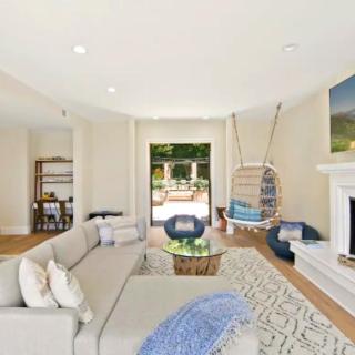 Vacation Villa with Private Pool in Malibu - 5