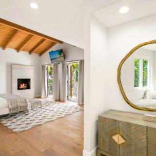 Vacation Villa with Private Pool in Malibu - 4