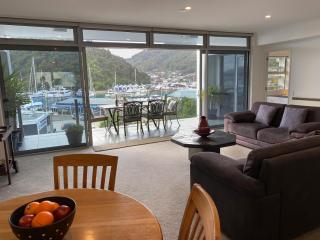 Oxley's Waterfront Apartment - Picton - 4