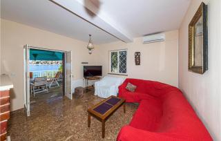 Awesome Home In Okrug Gornji With Wifi - Trogir - 3