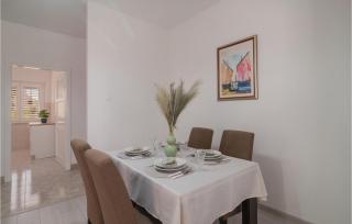 2 Bedroom Stunning Apartment In Supetar - 3