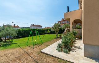 Gorgeous Apartment In Pula With Wifi - 1