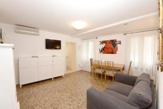 True Venice 2 Bedrooms in the Heart of Castello - 5