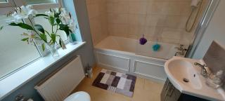 Captivating 3-Bed House - 3