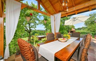 Gorgeous Home In Jalzabet With Wifi - 1