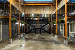 Econo Lodge - 3