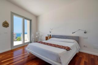 Luxury Seafront Villa with Rooftop Pool & Stunning Sea Views - Fertilia - 4