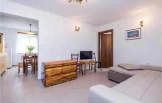 Cozy Home In Viskovo With Kitchen - 1