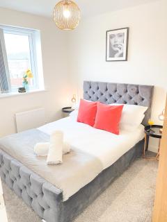 Tudors eSuites 3 Bed House Garden & Netflix - 4