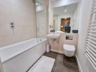 Luxury City Centre Townhouse with Parking - 1