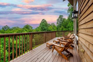 --Mountain Chalet Getaway with Breathtaking View Next to Tail of Dragon-- - Robbinsville - 8