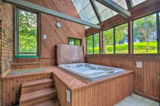 Cozy Hallsville Apartment with Shared Hot Tub! - - 0