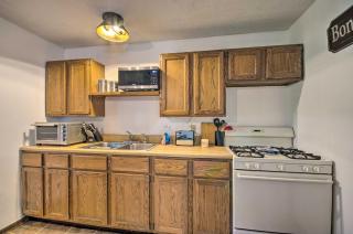 Cozy Hallsville Apartment with Shared Hot Tub! - - 2