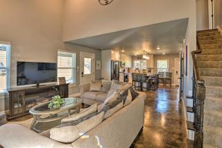 Granbury Home with Hot Tub and Furnished Patio! - 7
