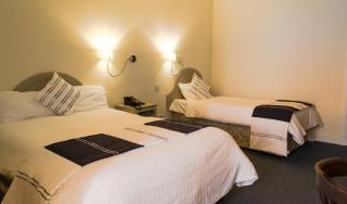 5 Corners Guest Inn - Ballyclare - 1