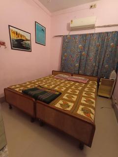 Brown Bread Bakery Guest House - Varanasi - 9
