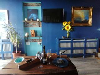 Mourne Mountain Art Apartments - 9