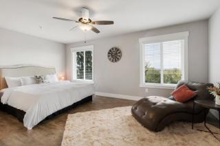 HoneyHomes Spectacular View Home with Amenities - Sumner - 2