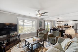 HoneyHomes Spectacular View Home with Amenities - Sumner - 7