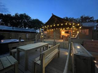 Lion King Safari Tent - Tenby - 0
