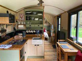 Brook the Shepherd Hut - 2