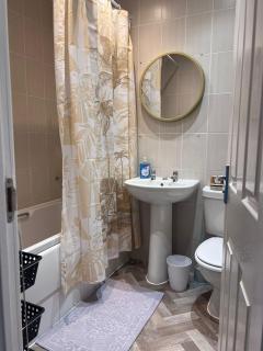 Centrally Located Lincolnshire Home With Free Parking On Premises - 2