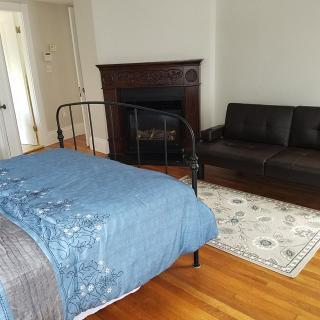 Large Suite w/ Private Bath,great location - 9